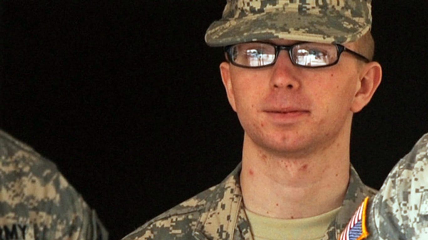Bradley Manning im Dezember auf dem Weg aus dem Gerichtssaal