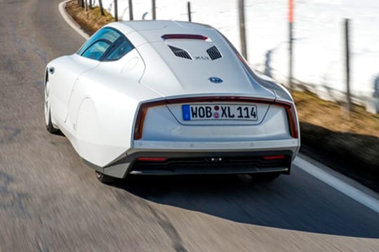 VW XL1 in Fahrt