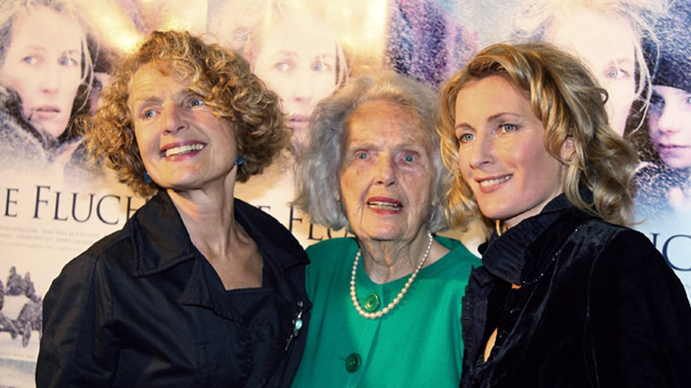 Elisabeth Furtwängler mit Tochter Kathrin Ackermann (li.) und Enkelin Maria Furtwängler (re.).