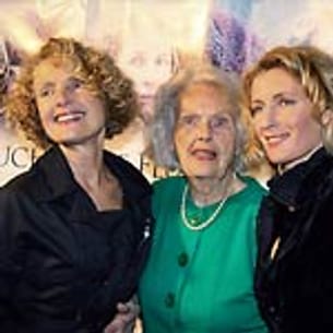 Elisabeth Furtwängler (hier mit Tochter Kathrin Ackermann und Enkelin Maria Furtwängler) ist tot.