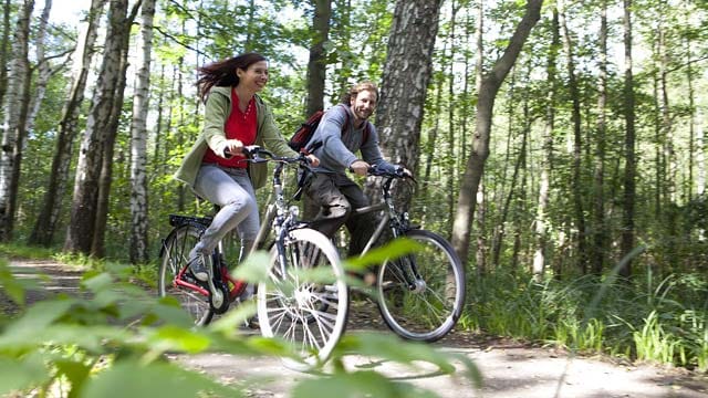 Radfahren auf dem Gurkenradweg im Spreewald, Brandenburg.