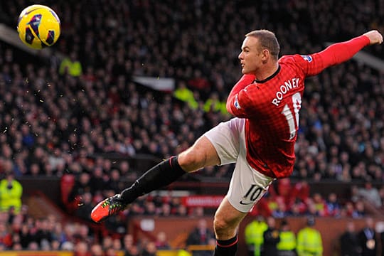 Stürmt Wayne Rooney bald im Trikot des FC Bayern?