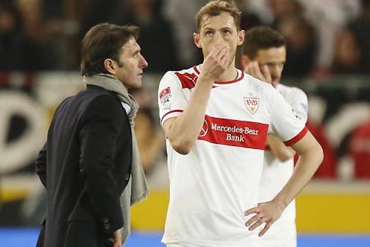 Für Bruno Labbadia (li.) und die Spieler des VfB Stuttgart wird es ungemütlich.