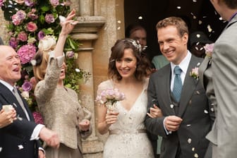 Noch ist alles in bester Ordnung: Nat (Rose Byrne) und Josh (Rafe Spall) heiraten.