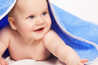 Babyhaut ist zart und ungeschützt - sanfte Hautpflege ist besonders wichtig.
