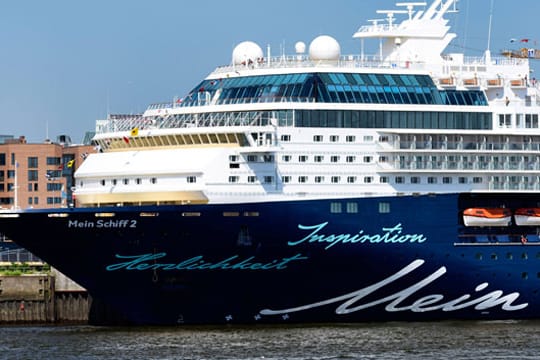 Die "Mein Schiff 2" im Hafen.