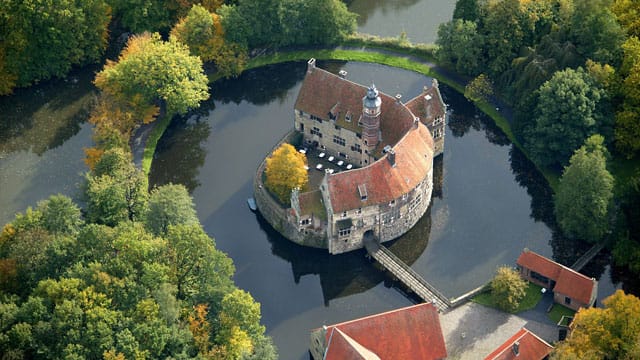 Die Burg Vischering liegt im Münsterland, Nordrhein-Westfalen.
