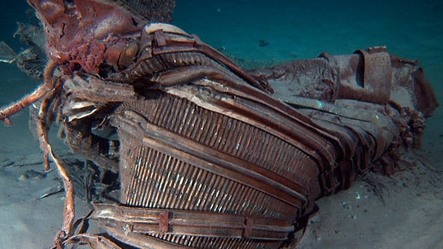 Sie zeugen von einer der größten Unternehmungen der Menschheit: die Raketenstufen der "Apollo"-Missionen, die auf dem Grund des Ozeans liegen. US-Milliardär Jeff Bezos hat Teile der gewaltigen Triebwerke geborgen. Sie werden wahrscheinlich US-Museen zieren. Sie zeugen von einer der größten Unternehmungen der Menschheit: die Raketenstufen der "Apollo"-Missionen, die auf dem Grund des Ozeans liegen. US-Milliardär Jeff Bezos hat Teile der gewaltigen Triebwerke geborgen. Sie werden wahrscheinlich US-Museen zieren.