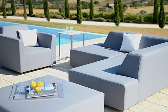 Gartenmöbel-Trend 2013: Bequeme Sofas wie im Wohnzimmer.