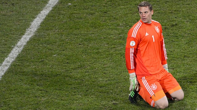Manuel Neuer nach seinem Fehler.