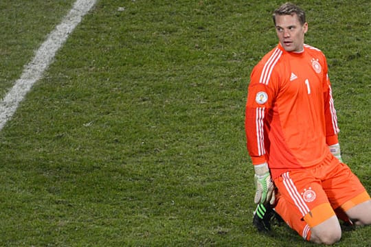 Manuel Neuer nach seinem Fehler.