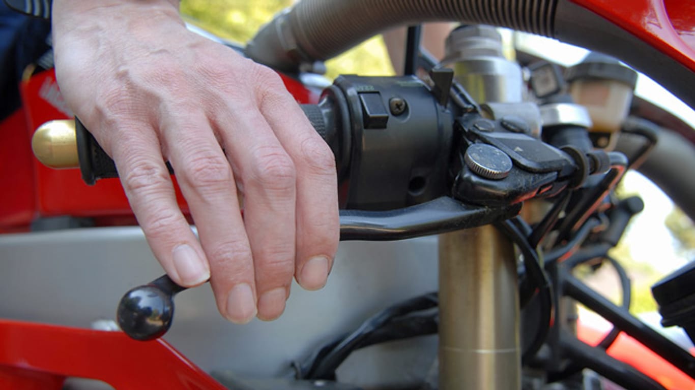 Bremsen am Motorrad: Sie müssen regelmäßig entlüftet werden.