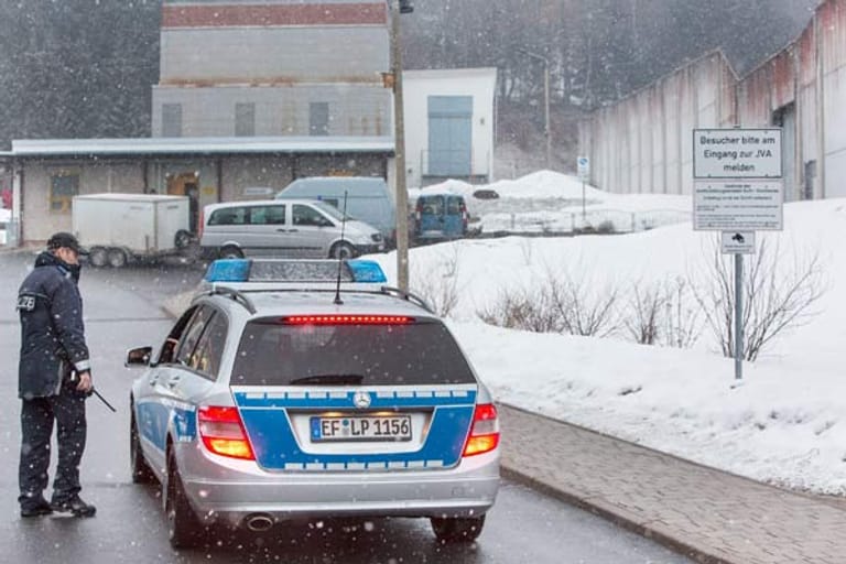 Foto-Serie: Geiselnahme In Thüringer Gefängnis