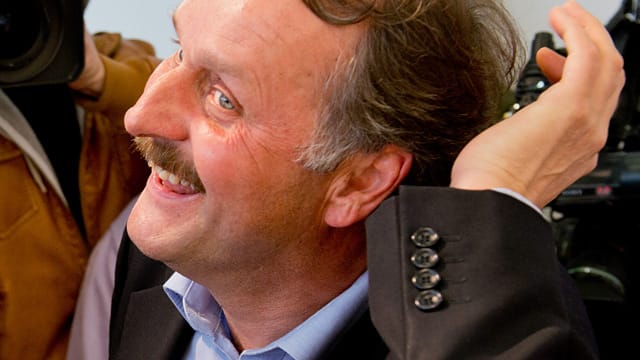Sieht keine Probleme für sein Herz: Der neue Trainer des VfL Bochum, Peter Neururer.