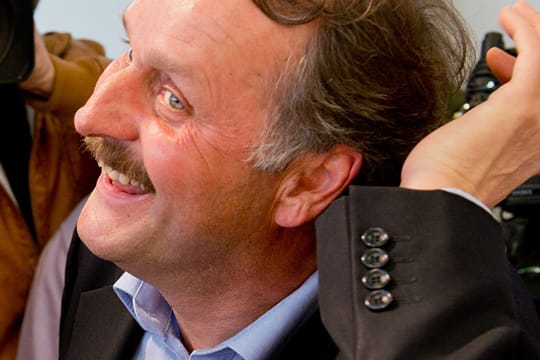 Sieht keine Probleme für sein Herz: Der neue Trainer des VfL Bochum, Peter Neururer.