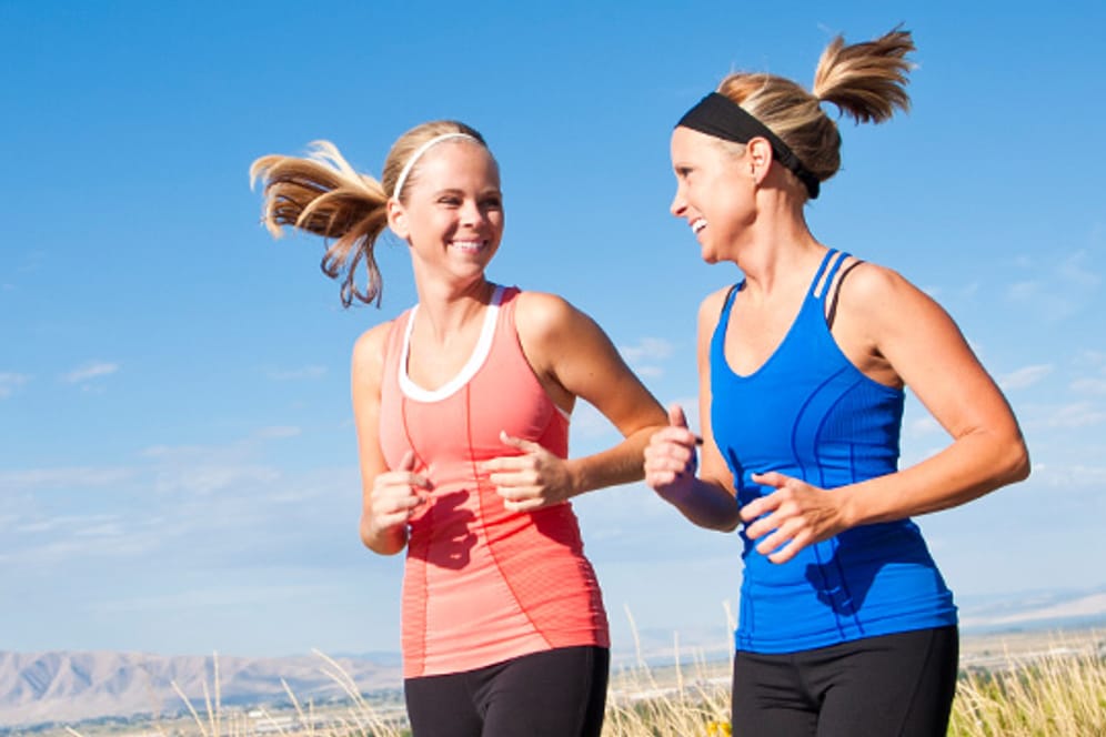 Laufen: Frauen laufen gerne gemütlich los.