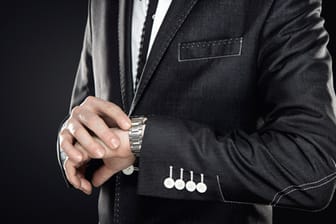 Edle Uhren helfen enorm beim richtigen Auftritt, sie sind ein wichtiges Accessoire für den Geschäftsmann von Welt.