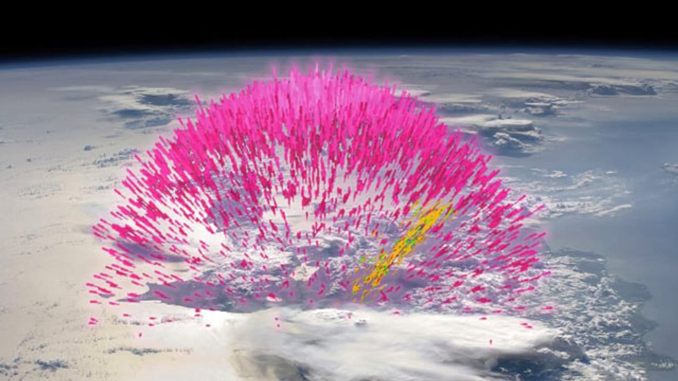 Wie brennende Raketen schießen aus dicken Wolken Blitze aus besonders energiereicher Gammastrahlung Dutzende Kilometer hoch