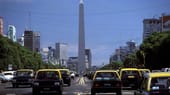In Buenos Aires lautet das oberste Gebot: Nur über die Taxi-Zentrale bestellen. Hier ist nämlich immer noch mit kriminellen Übergriffen bei unregistrierten Fahrern zu rechnen.