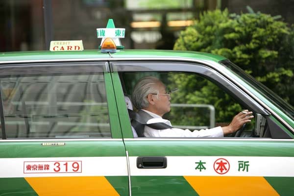 Geben Sie Tokios Taxifahrern kein Trinkgeld! Es ist unüblich und wird vereinzelt sogar als Beleidigung empfunden.