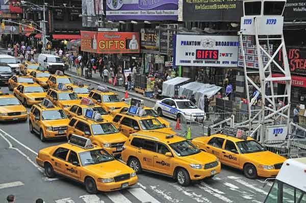 "Taxi Magic“ heißt das Zauberwort beziehungsweise eine probate App für New York - unheimlich nützlich wenn es beispielsweise schüttet und auf normalem Wege kein Wagen zu bekommen ist.