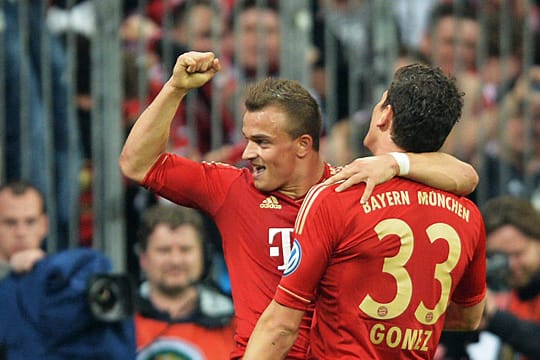 Die Helden des Abends: Xherdan Shaqiri (hinten) und Mario Gomez.
