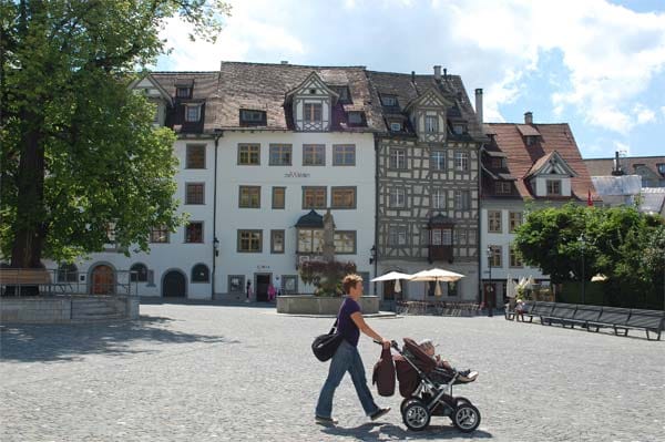 Entspannte Atmosphäre - die Altstadt von St. Gallen ist so schön wie überschaubar und hat auch noch architektonisch und kulturell viel zu bieten.