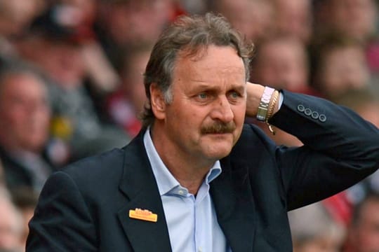 VfL-Trainer Peter Neururer.