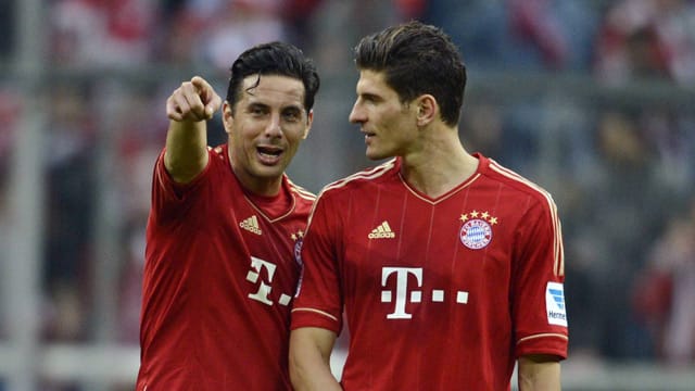 Pizarro sitzt gegen Barcelona auf der Bank, Gomez darf spielen.