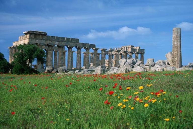 Selinunt, die archäologische Fundstätte in der süditalienischen Provinz Trapani auf Sizilien, lädt zur Zeitreise in eine längst vergangene Epoche ein.
