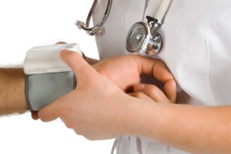 Die Diagnose Bluthochdruck kommt für viele Patienten überraschend - denn es gibt kaum Symptome.