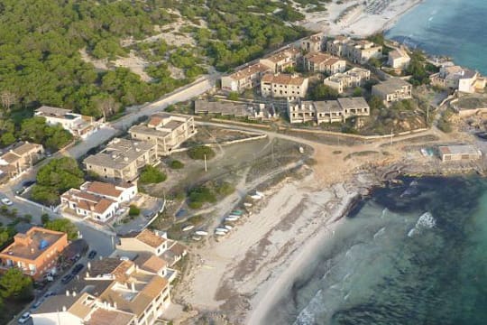 Appartment-Ruinen bei Ses Covetes galten vielen als Schandfleck.