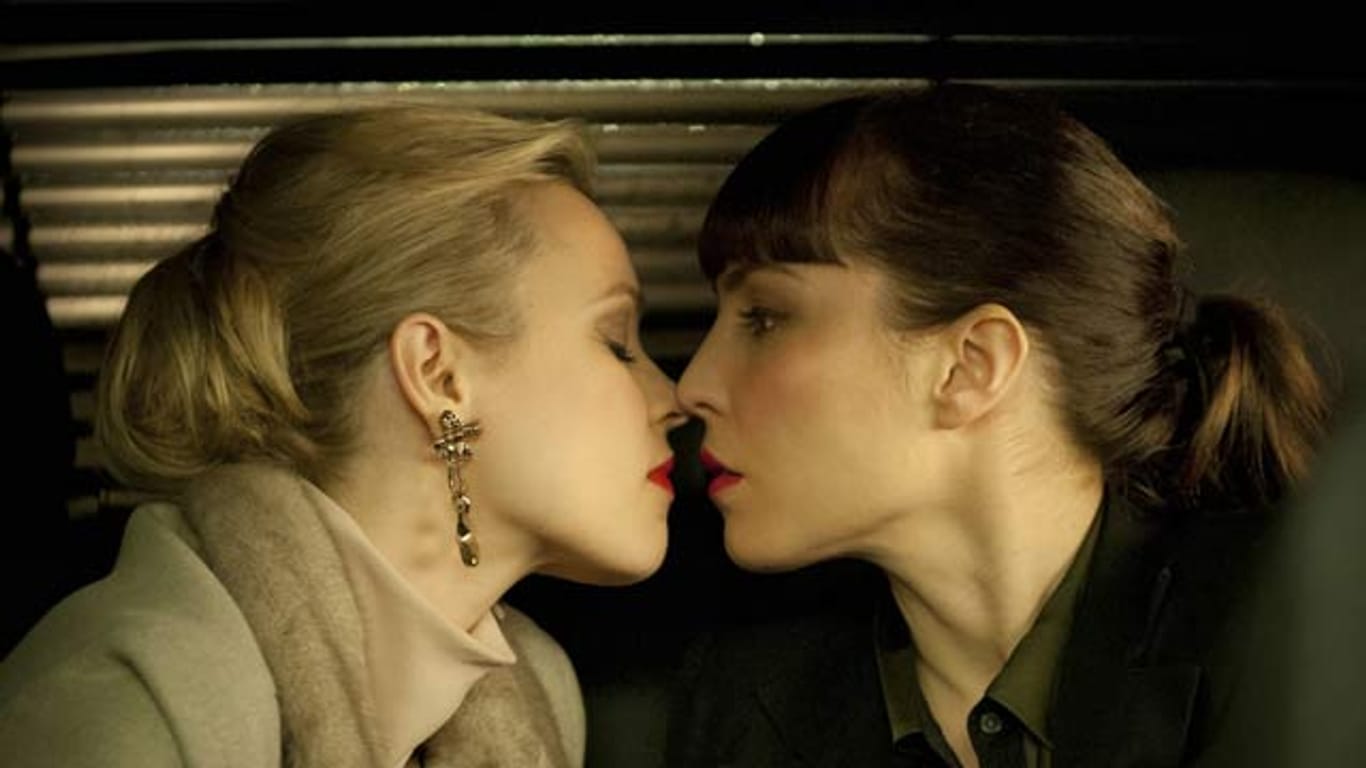 "I kissed a girl and I liked it": Frauenküsse in Filmen