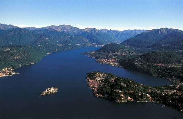 Westlich des Lago Maggiore liegt sanft und still der Orta-See.