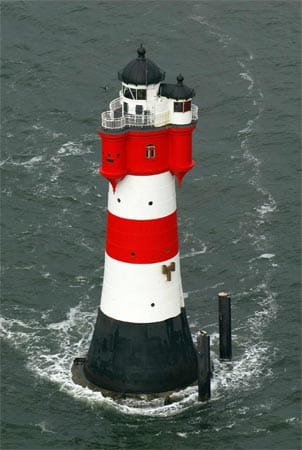 Der Leuchtturm gilt als das weltweit erste Bauwerk auf offener See.