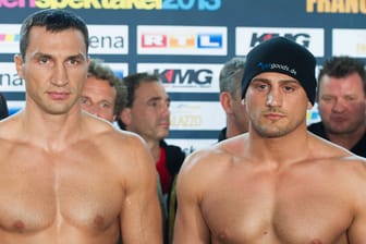 Wladimir Klitschko (li.) trifft auf Francesco Pianeta.