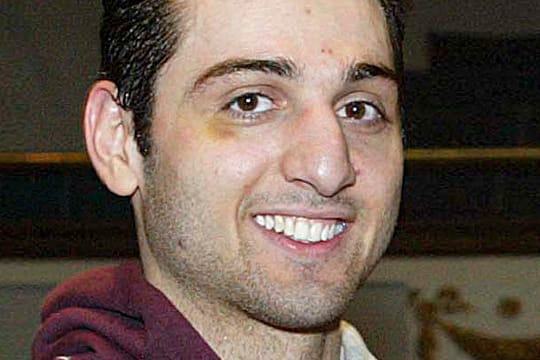 Der Bericht der Gerichtsmedizin stellt die Todesursache fest: Der mutmaßliche Boston-Attentäter Tamerlan Zarnajew wurde erschossen und überfahren.