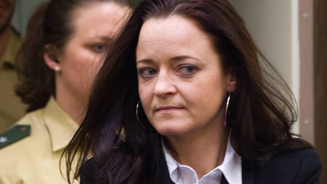 Zwischen arrogant und unsicher: Beate Zschäpe beim Prozessauftakt