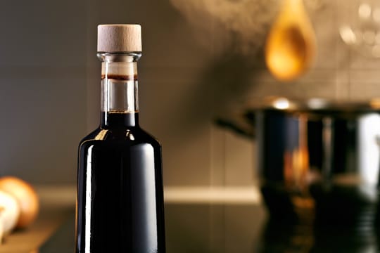 Lebensmittel: Bei Balsamico-Essig gibt es große Unterschiede.