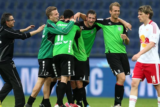 Freude pur bei Underdog Pasching - Trauer beim großen Favoriten RB Salzburg.