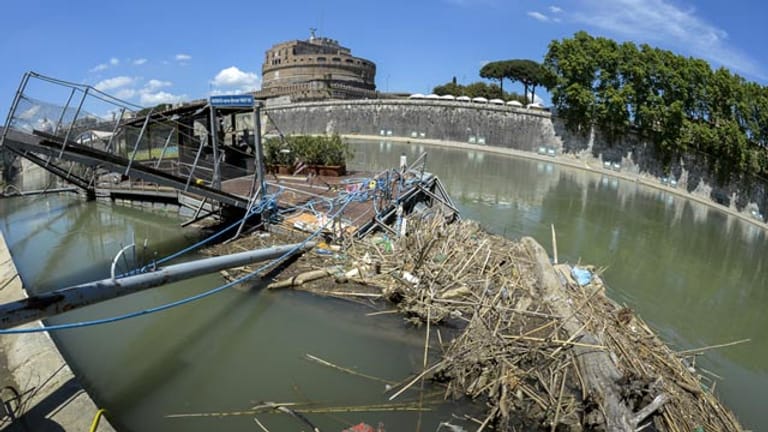 Der Tiber in Rom ist zu schmutzig für Touristenboote.