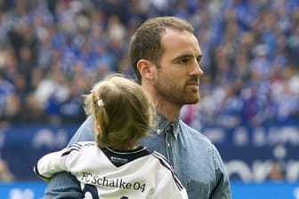 Christoph Metzelder wird seine Karriere wohl beenden und künftig mehr Zeit für seine Tochter haben.
