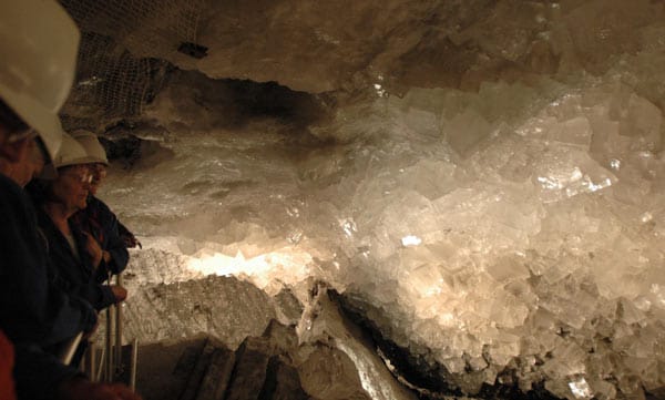 Der Höhepunkt der Tour durch die Grube von Merkers ist der tiefste: die Kristallgrotte 800 Meter im Berg.