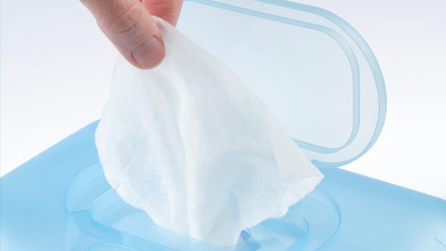 Feuchttücher sind wahre Alleskönner und vielfältig einsetzbar. Feuchttücher sind wahre Alleskönner und vielfältig einsetzbar.