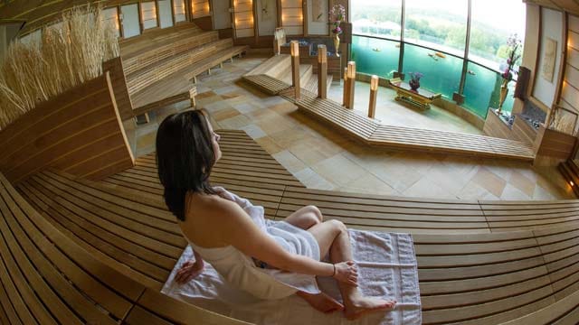Die Koi-Sauna in der Badewelt Sinsheim ist die größte der Welt