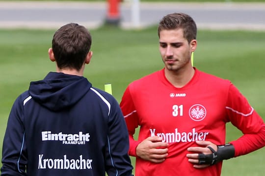 Der unglückliche Unfall, bei dem sich Eintracht-Keeper Kevin Trapp die Hand brach, nimmt nun ein versöhnliches Ende.