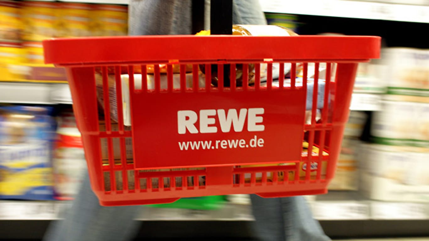 Für einem Einkauf ab fünf Euro bekommen Kunden bei Rewe einen Treuepunkt