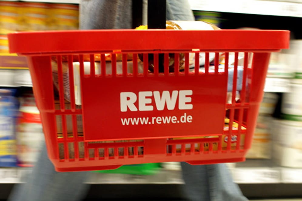 Für einem Einkauf ab fünf Euro bekommen Kunden bei Rewe einen Treuepunkt