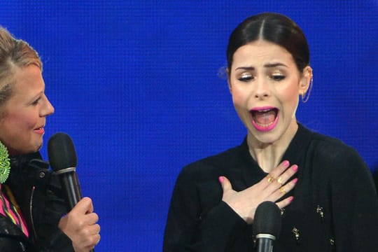 Lena Meyer-Landrut verpatzt die Punktevergabe.