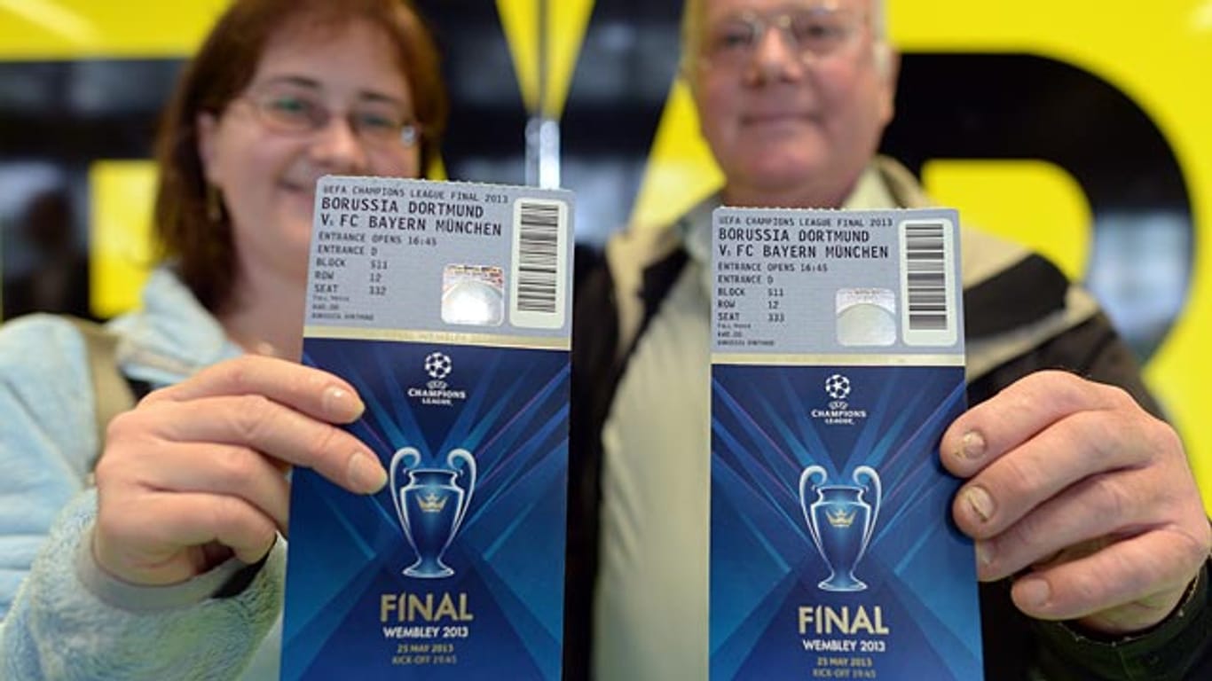 Glück gehabt: Diese BVB-Fans konnten Tickets fürs Champions-League-Finale in Wembley ergattern.